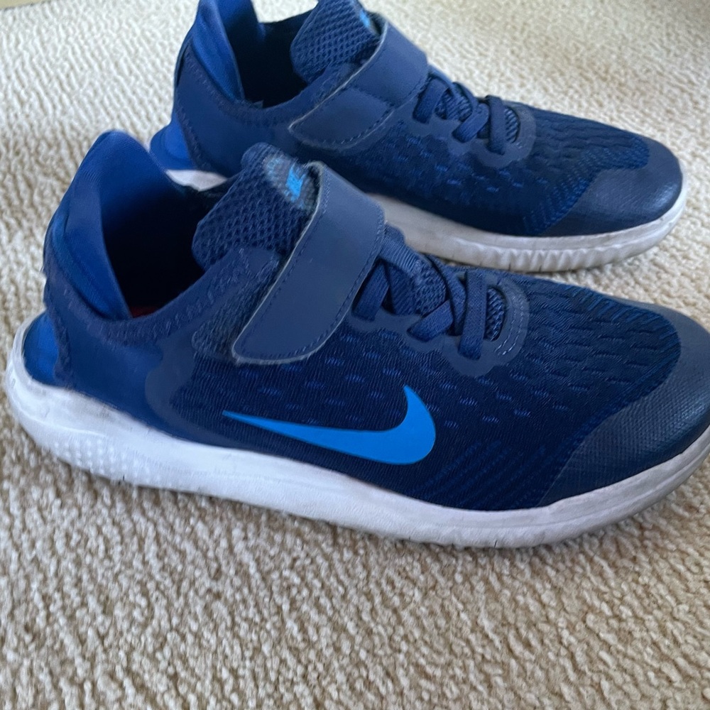 Nike Free Rn size 3Y